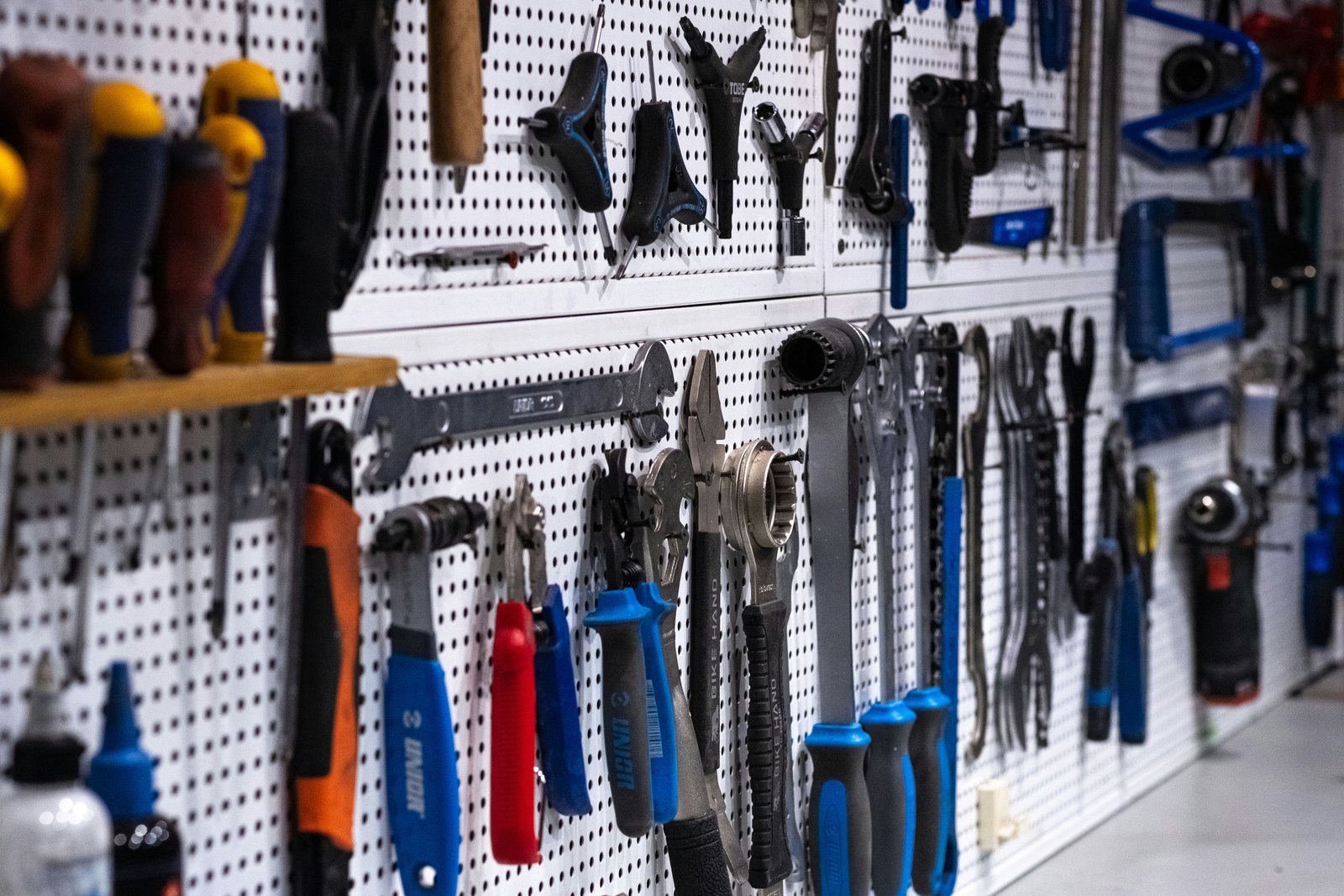 Tool selection for garage door repair